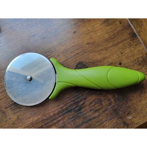 Joie 3" Pizza Cutter/Wheel, Slicer w/Green Handle - 8" long - Picture 5 of 9